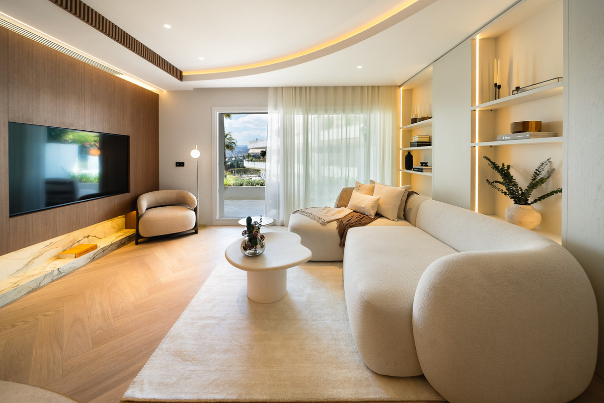 3 Bed Apartment for sale in The Golden Mile Costa Del Sol, Málaga, Spain