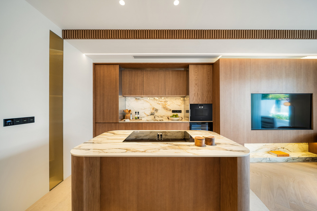 3 Bed Apartment for sale in The Golden Mile Costa Del Sol, Málaga, Spain
