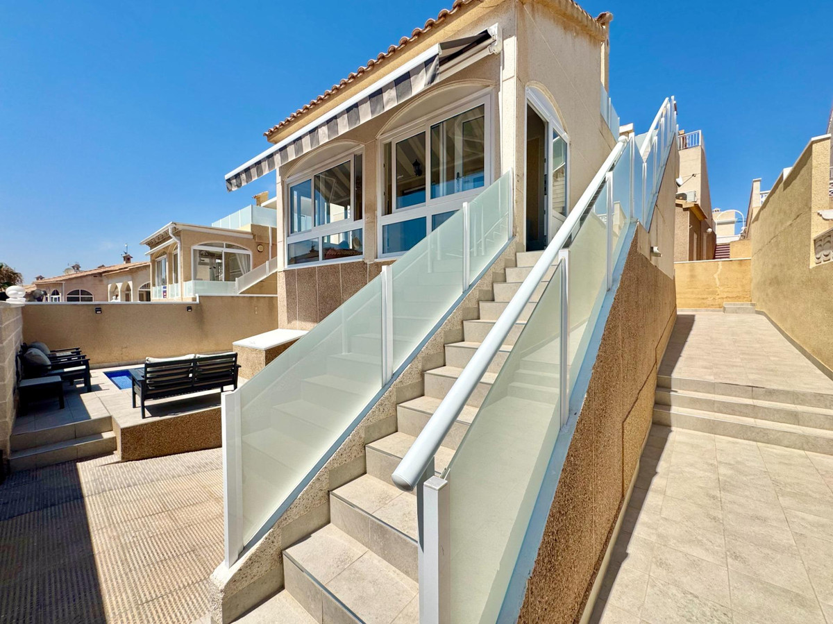 2 Bed Townhouse for sale in La Florida Costa Blanca, Alicante, Spain