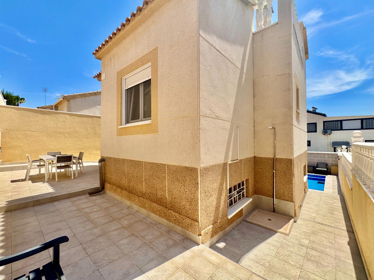 2 Bed Townhouse for sale in La Florida Costa Blanca, Alicante, Spain