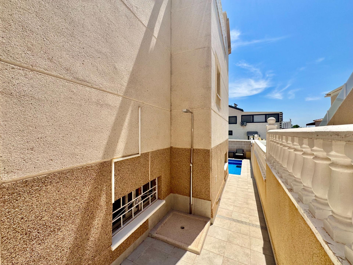 2 Bed Townhouse for sale in La Florida Costa Blanca, Alicante, Spain