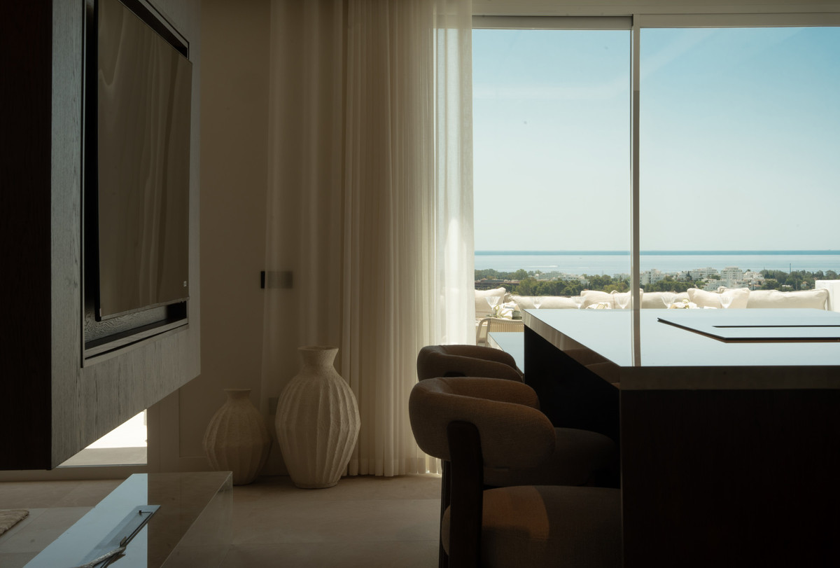 3 Bed Apartment for sale in Benahavís Costa Del Sol, Málaga, Spain