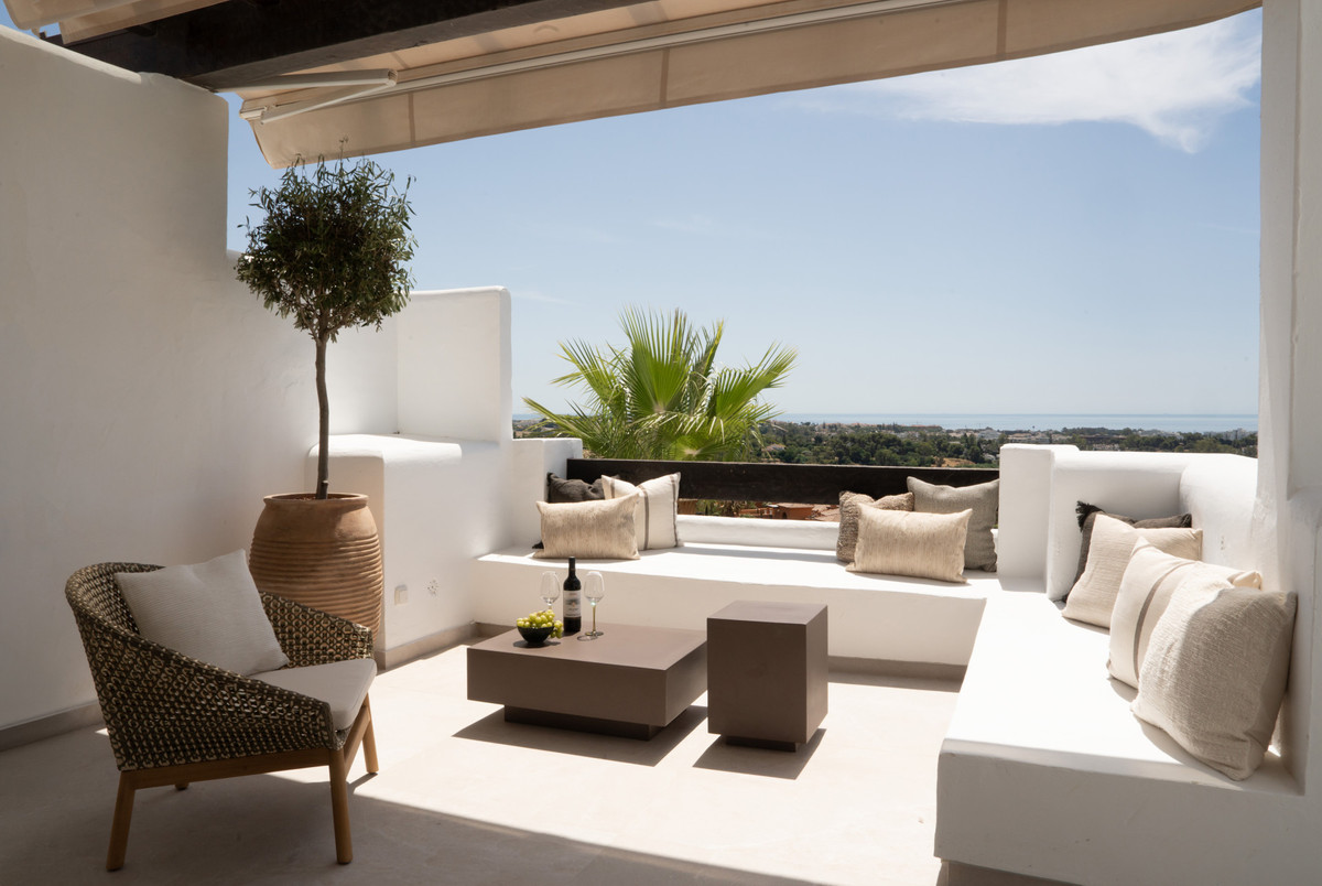 3 Bed Apartment for sale in Benahavís Costa Del Sol, Málaga, Spain