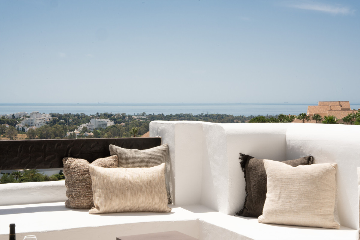 3 Bed Apartment for sale in Benahavís Costa Del Sol, Málaga, Spain