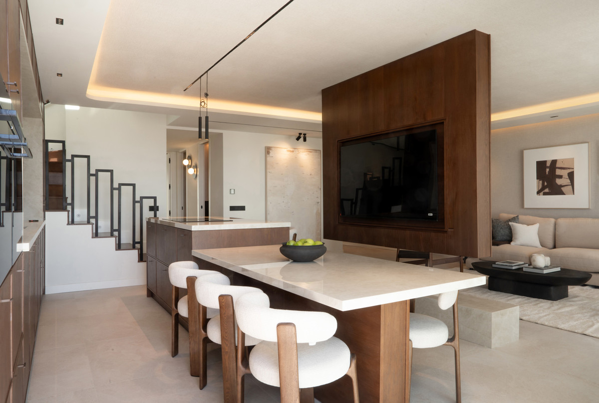 3 Bed Apartment for sale in Benahavís Costa Del Sol, Málaga, Spain