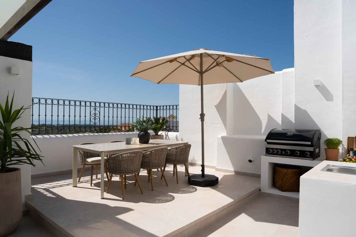 3 Bed Apartment for sale in Benahavís Costa Del Sol, Málaga, Spain