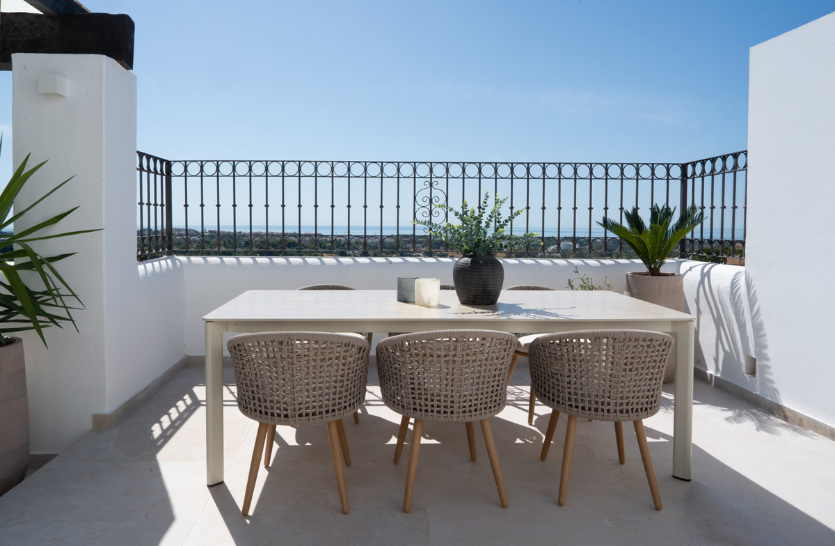 3 Bed Apartment for sale in Benahavís Costa Del Sol, Málaga, Spain