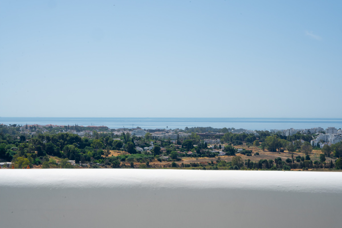 3 Bed Apartment for sale in Benahavís Costa Del Sol, Málaga, Spain