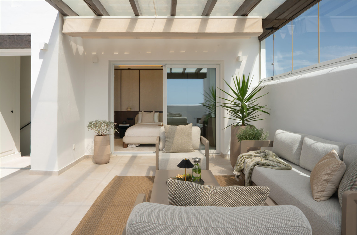 3 Bed Apartment for sale in Benahavís Costa Del Sol, Málaga, Spain