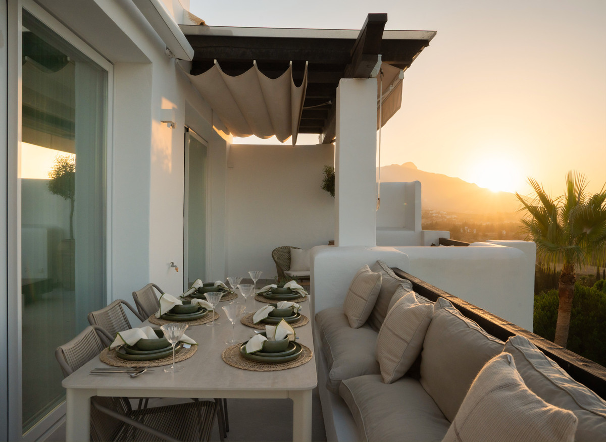 3 Bed Apartment for sale in Benahavís Costa Del Sol, Málaga, Spain