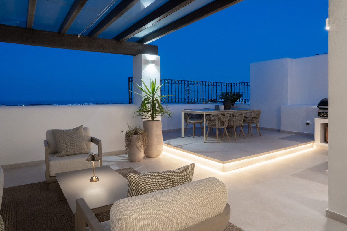 3 Bed Apartment for sale in Benahavís Costa Del Sol, Málaga, Spain