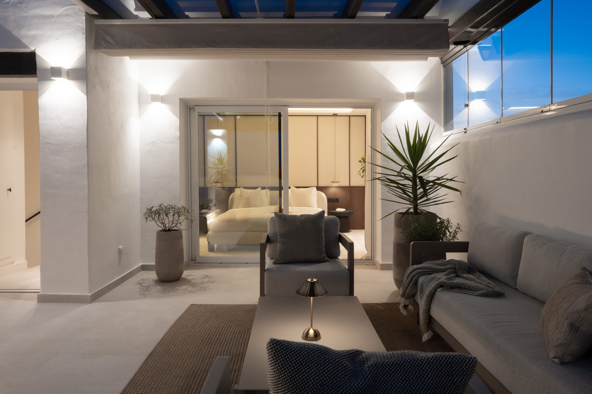 3 Bed Apartment for sale in Benahavís Costa Del Sol, Málaga, Spain
