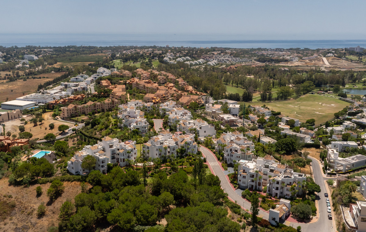3 Bed Apartment for sale in Benahavís Costa Del Sol, Málaga, Spain