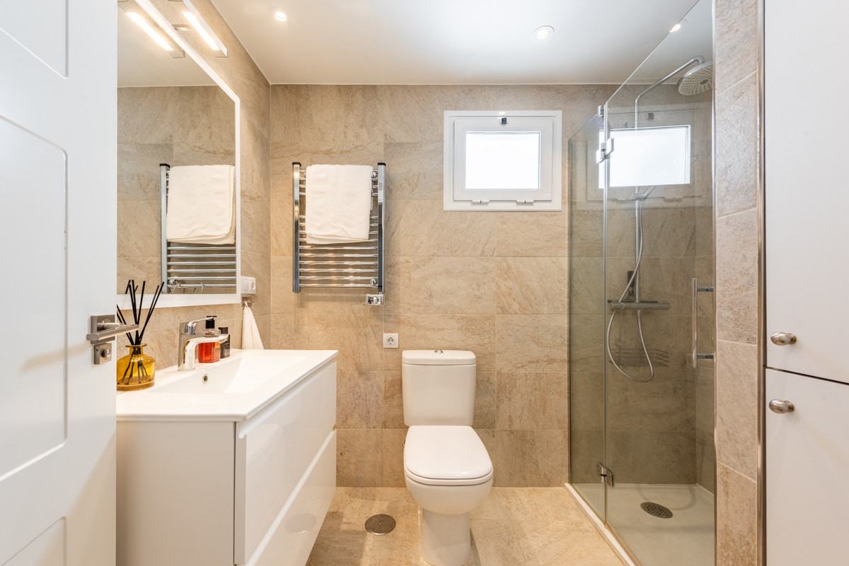2 Bed Apartment for sale in San Pedro De Alcántara Costa Del Sol, Málaga, Spain