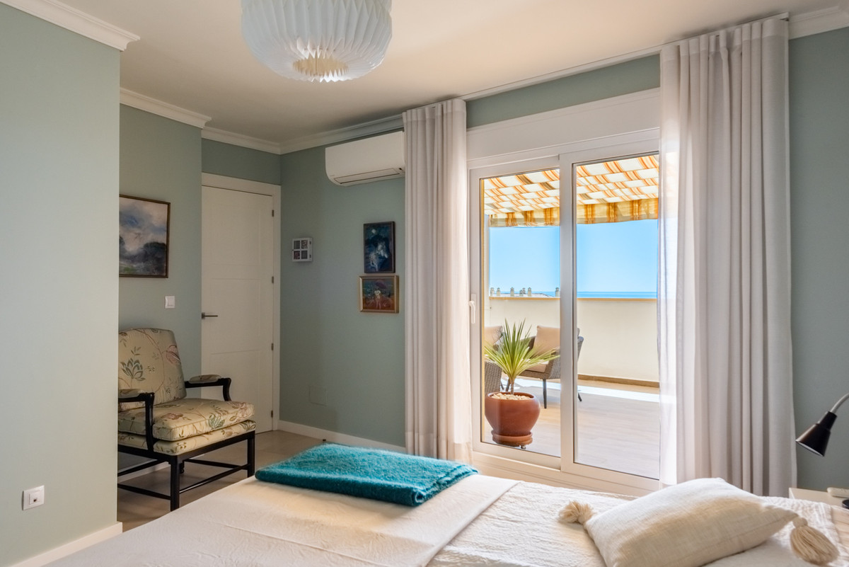 2 Bed Apartment for sale in San Pedro De Alcántara Costa Del Sol, Málaga, Spain