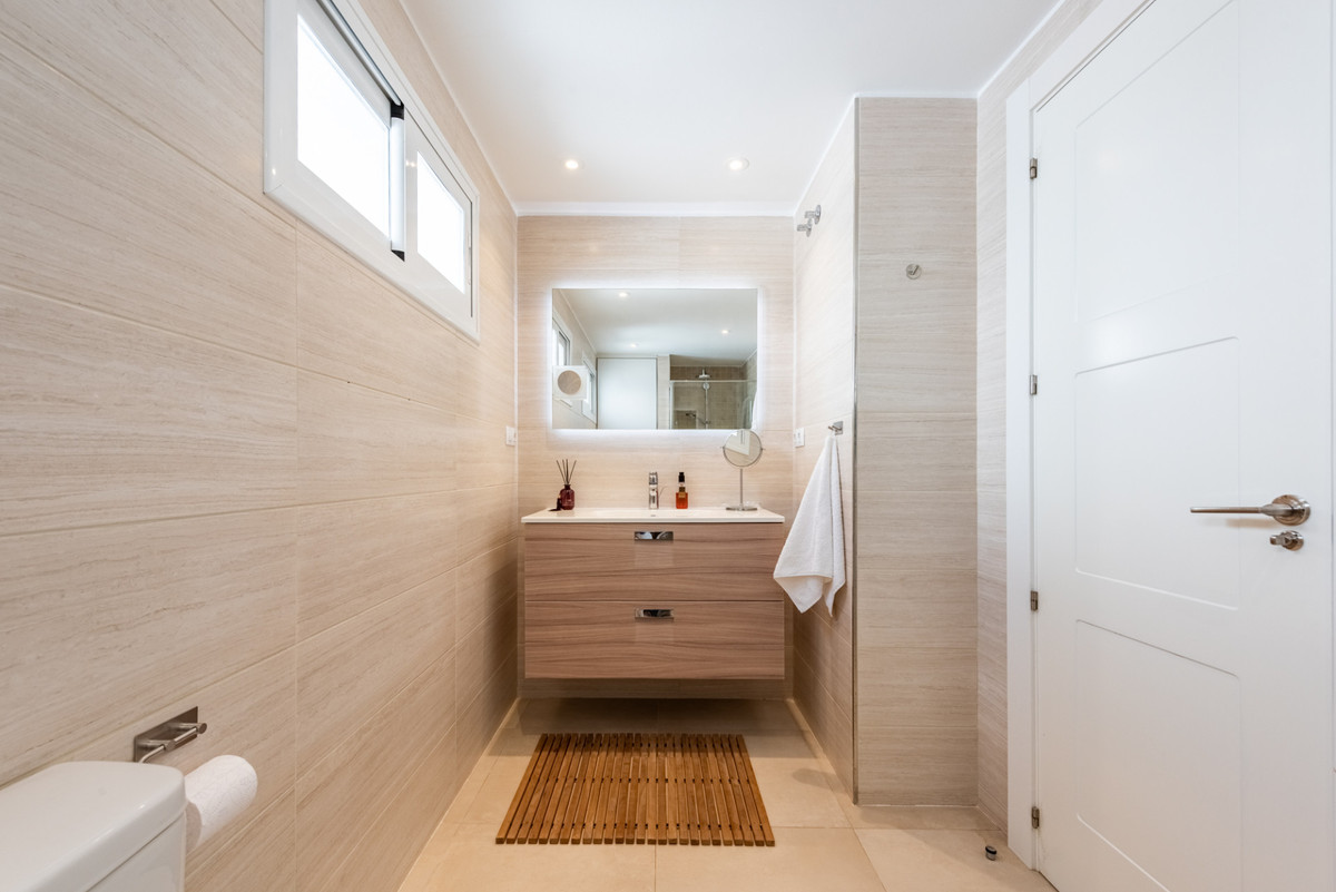 2 Bed Apartment for sale in San Pedro De Alcántara Costa Del Sol, Málaga, Spain