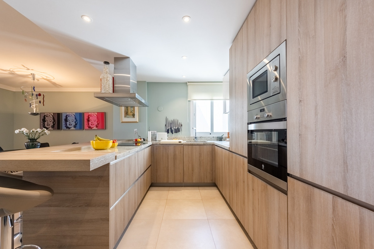 2 Bed Apartment for sale in San Pedro De Alcántara Costa Del Sol, Málaga, Spain