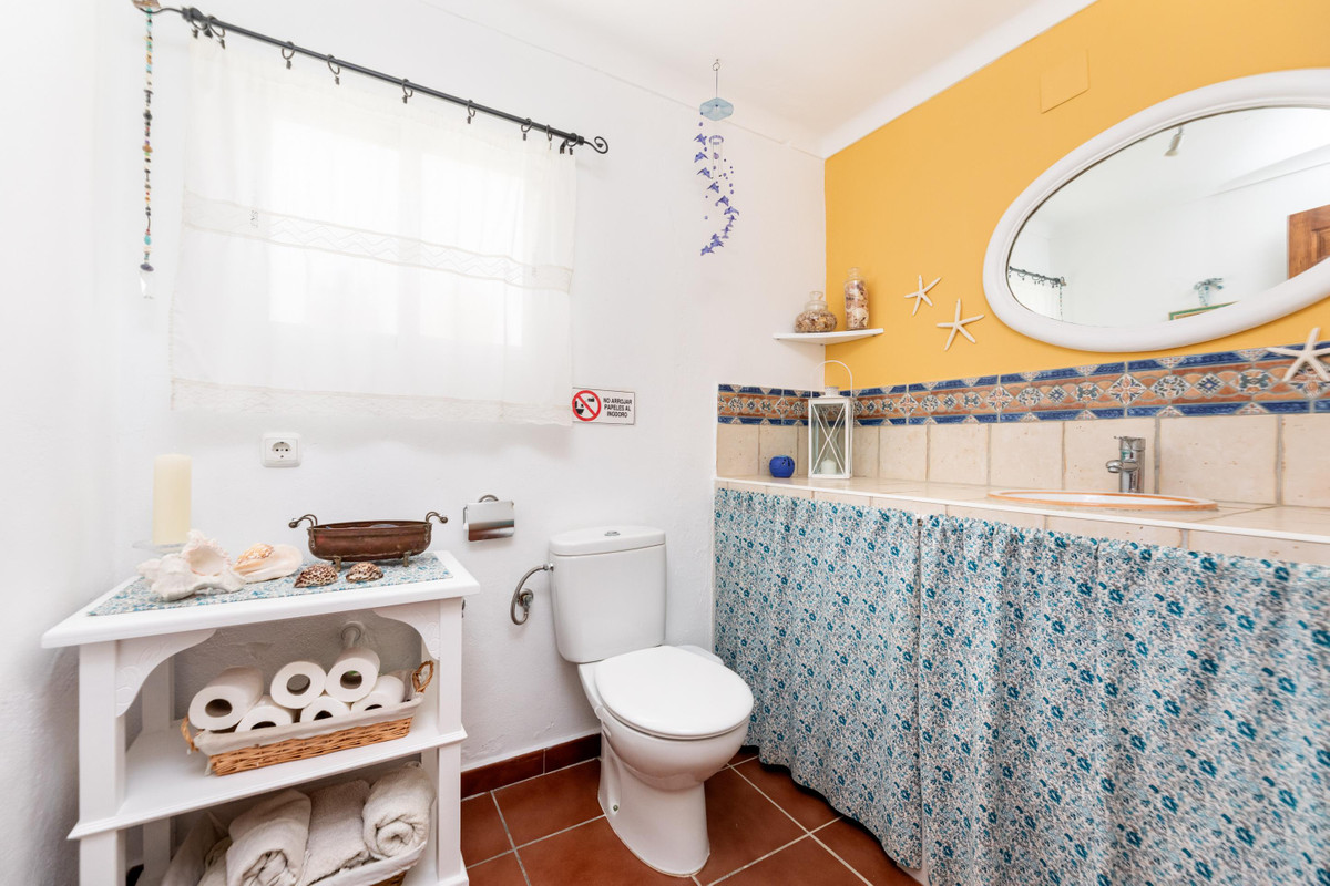 5 Bed Townhouse for sale in Cuevas De San Marcos Costa Del Sol, Málaga, Spain