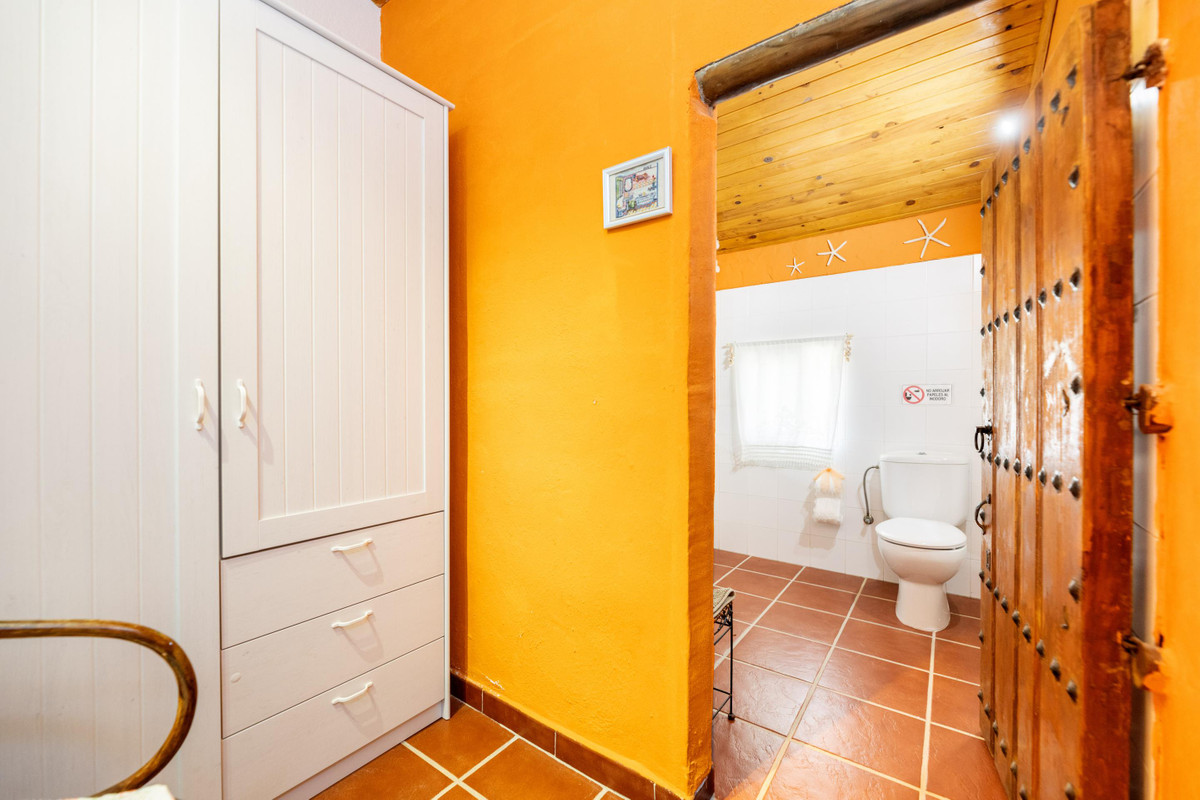 5 Bed Townhouse for sale in Cuevas De San Marcos Costa Del Sol, Málaga, Spain