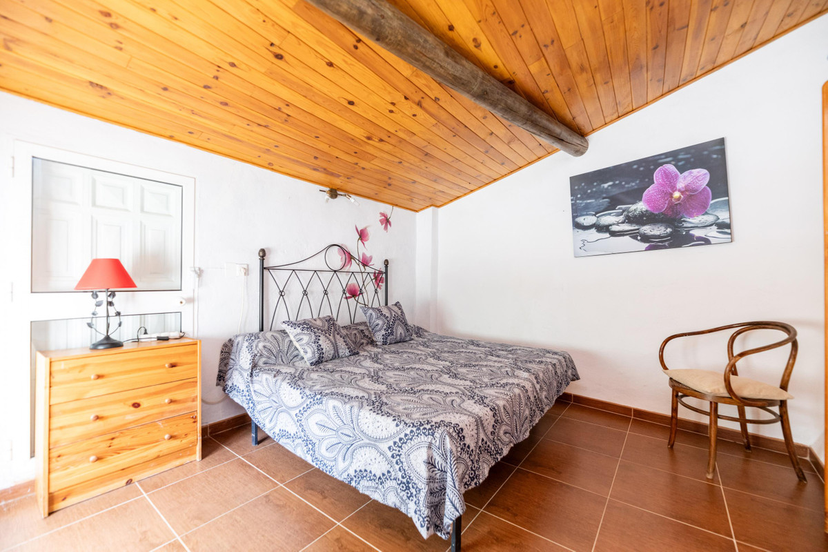 5 Bed Townhouse for sale in Cuevas De San Marcos Costa Del Sol, Málaga, Spain