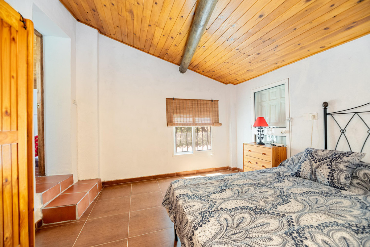 5 Bed Townhouse for sale in Cuevas De San Marcos Costa Del Sol, Málaga, Spain
