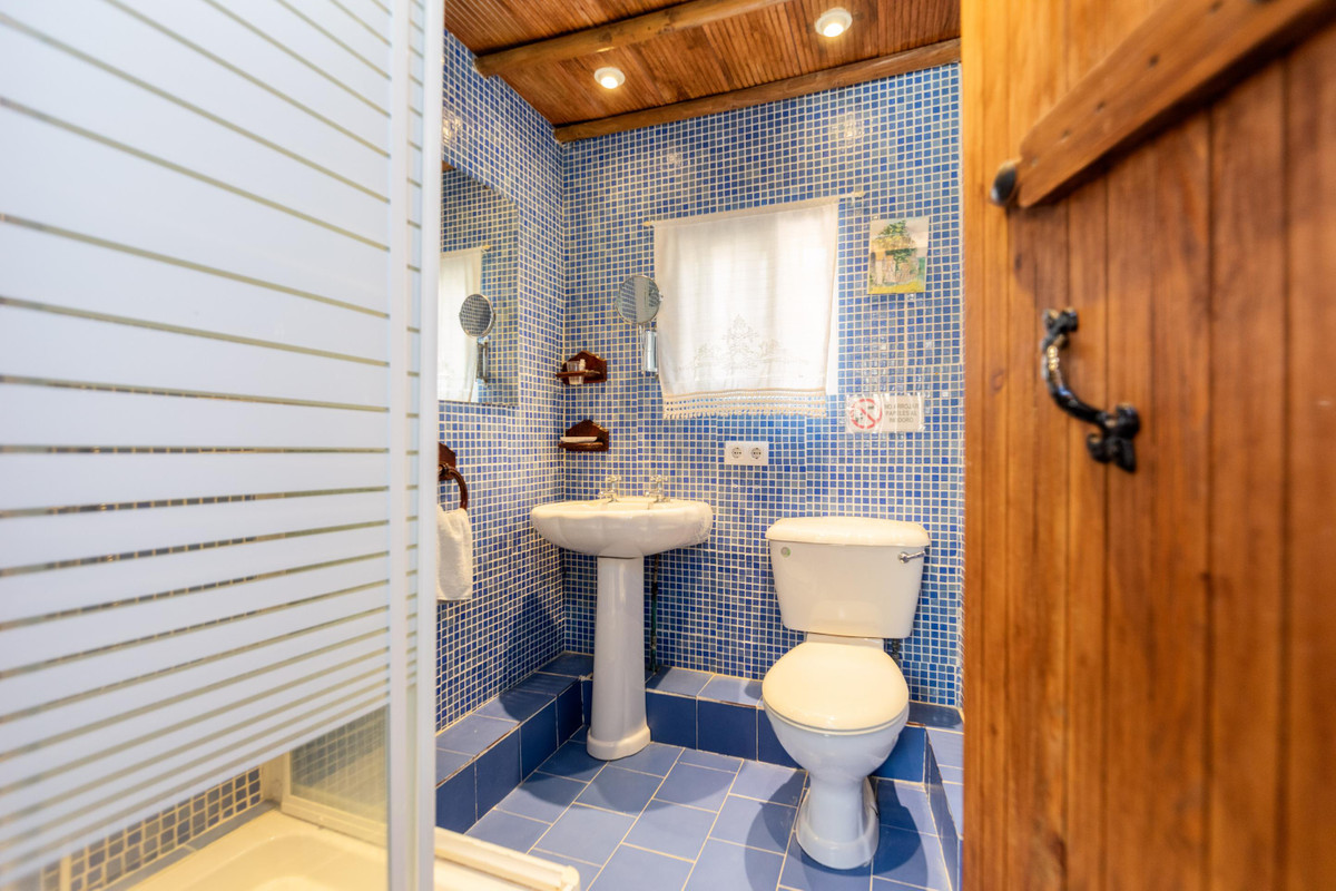 5 Bed Townhouse for sale in Cuevas De San Marcos Costa Del Sol, Málaga, Spain