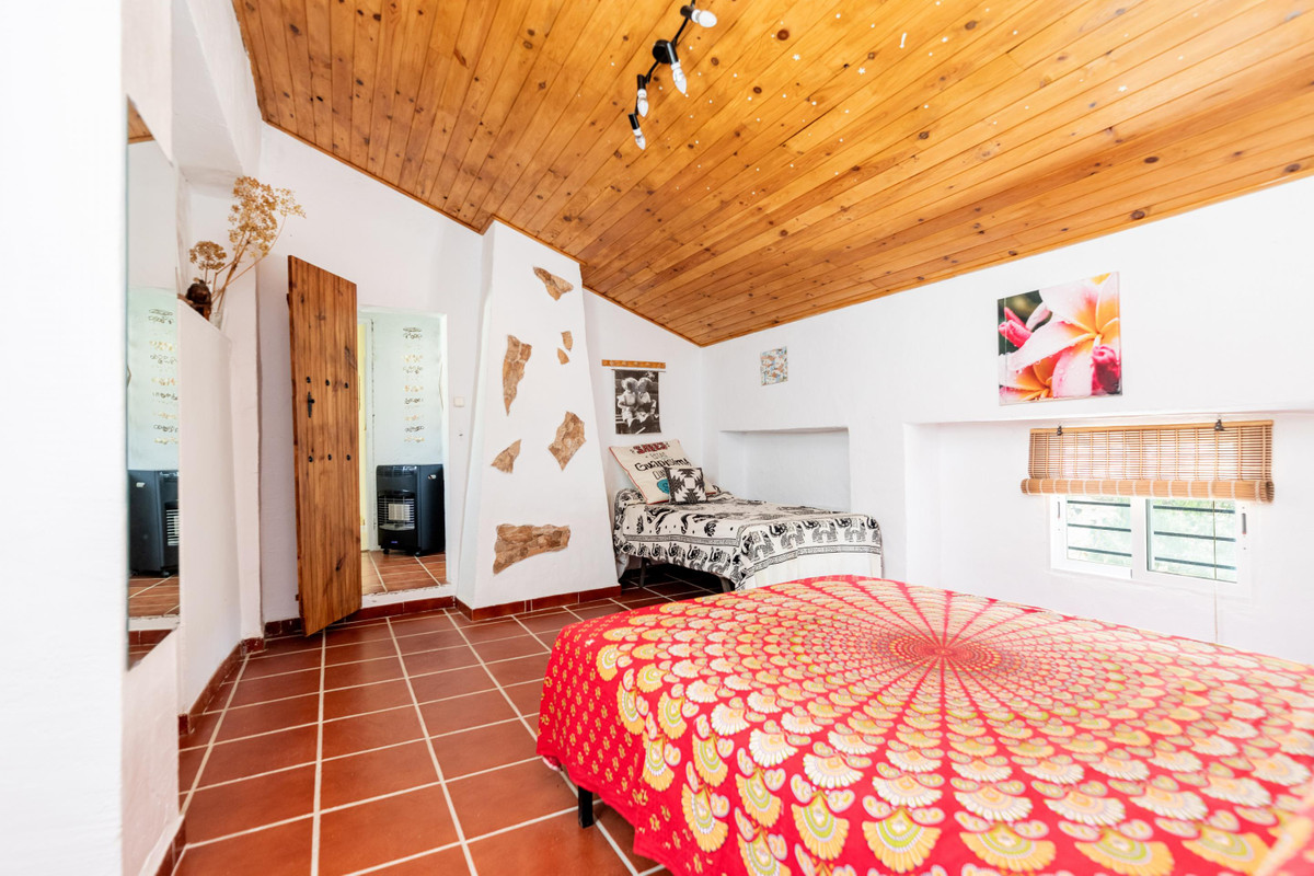 5 Bed Townhouse for sale in Cuevas De San Marcos Costa Del Sol, Málaga, Spain
