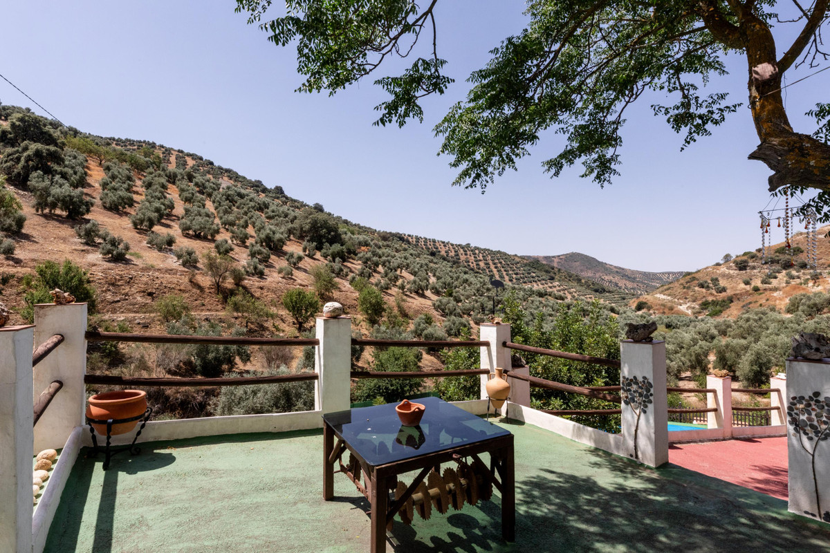 5 Bed Townhouse for sale in Cuevas De San Marcos Costa Del Sol, Málaga, Spain