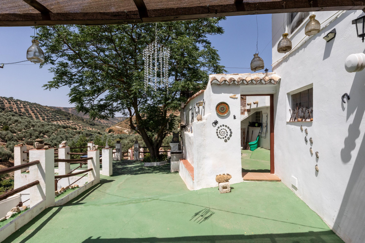 5 Bed Townhouse for sale in Cuevas De San Marcos Costa Del Sol, Málaga, Spain