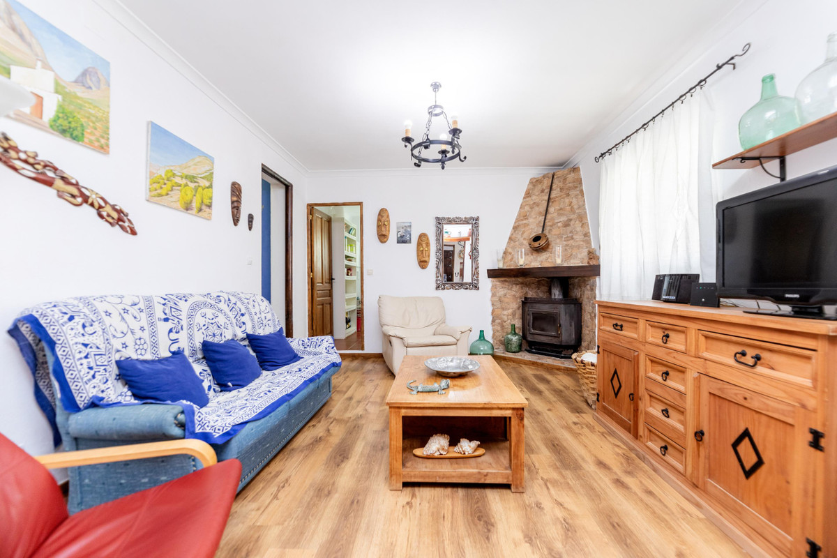 5 Bed Townhouse for sale in Cuevas De San Marcos Costa Del Sol, Málaga, Spain
