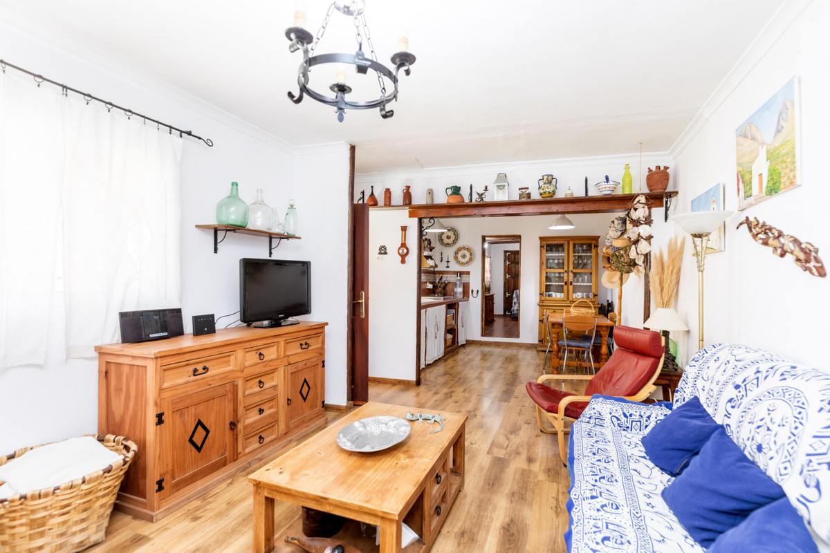 5 Bed Townhouse for sale in Cuevas De San Marcos Costa Del Sol, Málaga, Spain
