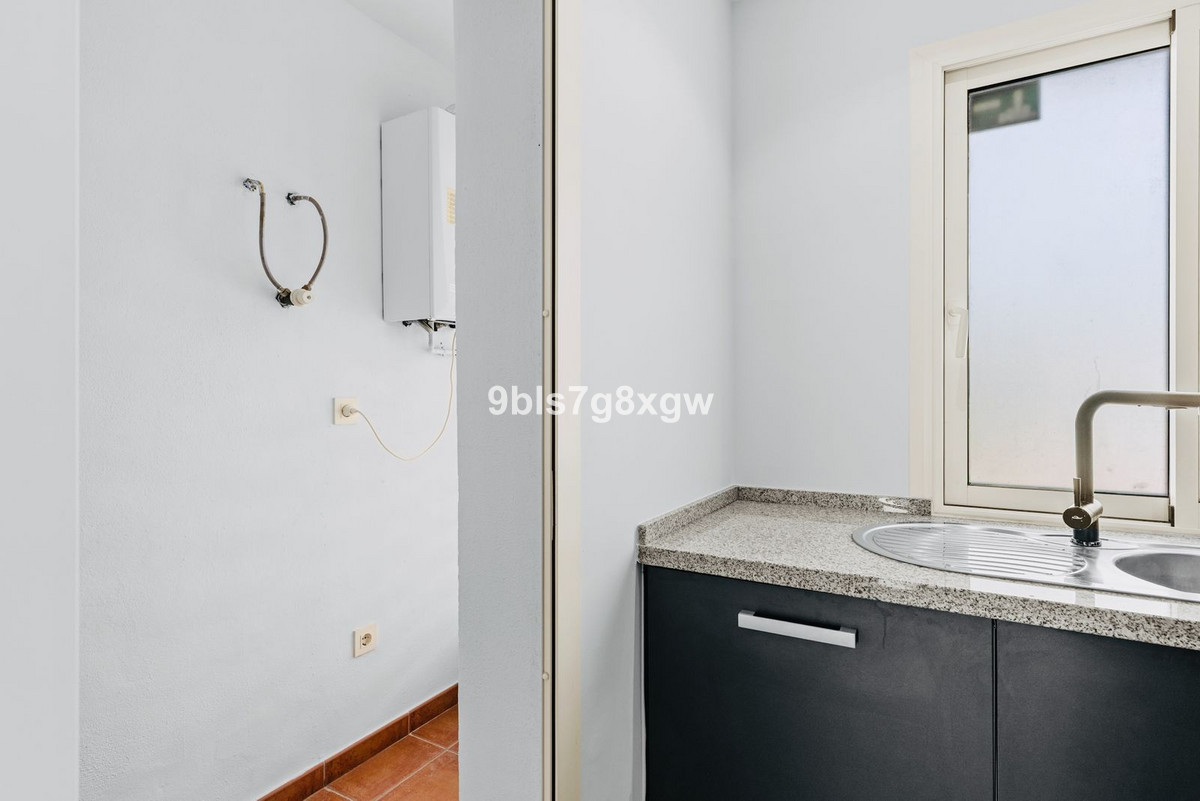 2 Bed Apartment for sale in Estepona Costa Del Sol, Málaga, Spain