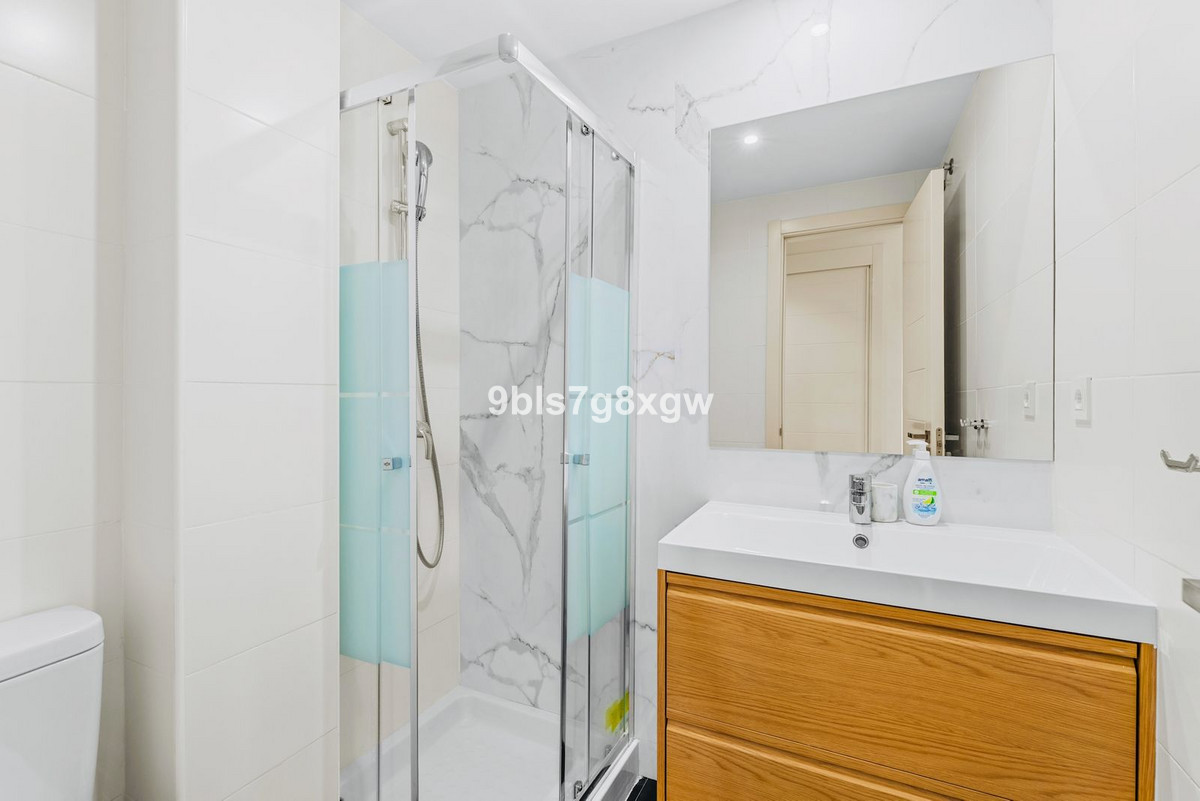 2 Bed Apartment for sale in Estepona Costa Del Sol, Málaga, Spain