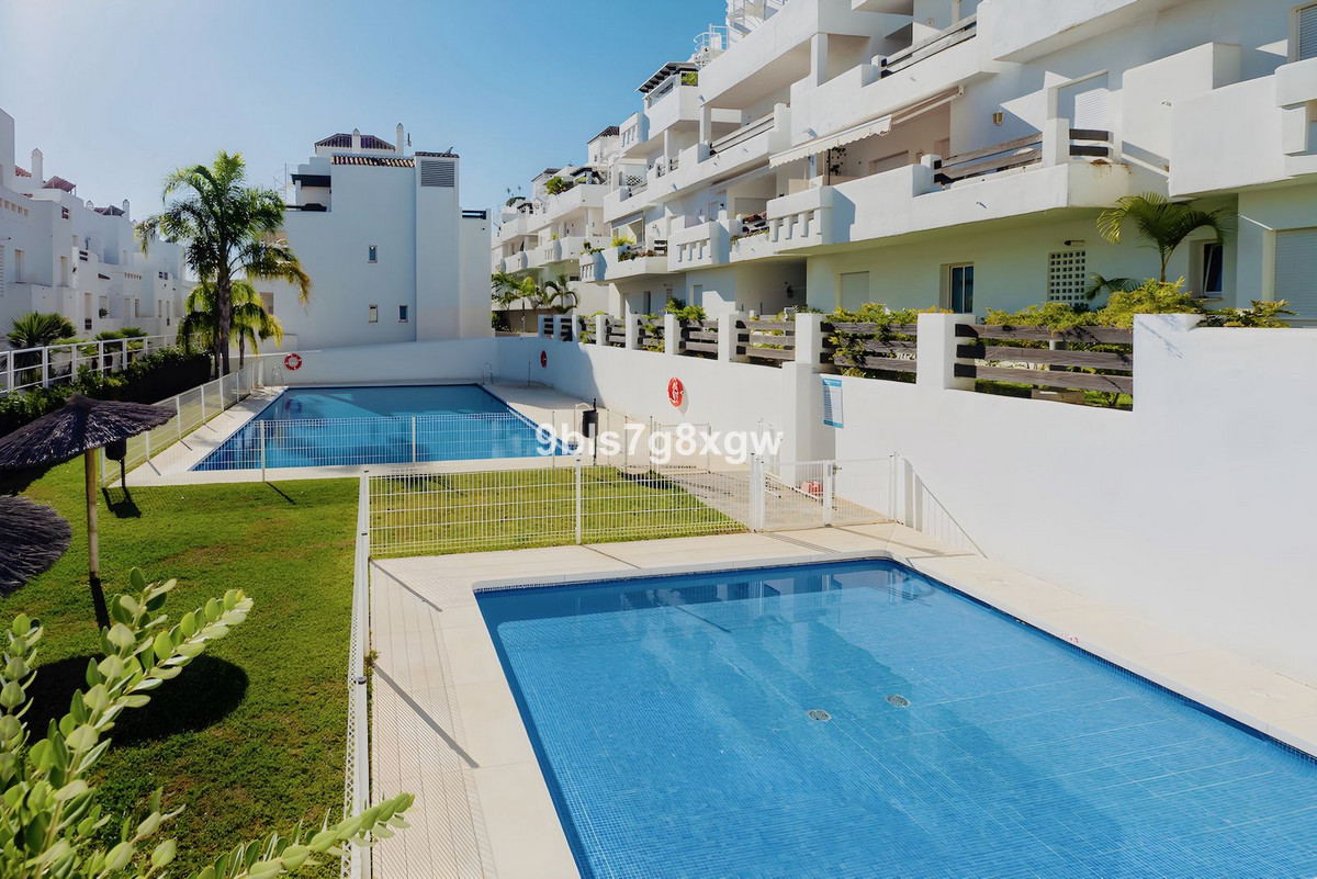 2 Bed Apartment for sale in Estepona Costa Del Sol, Málaga, Spain
