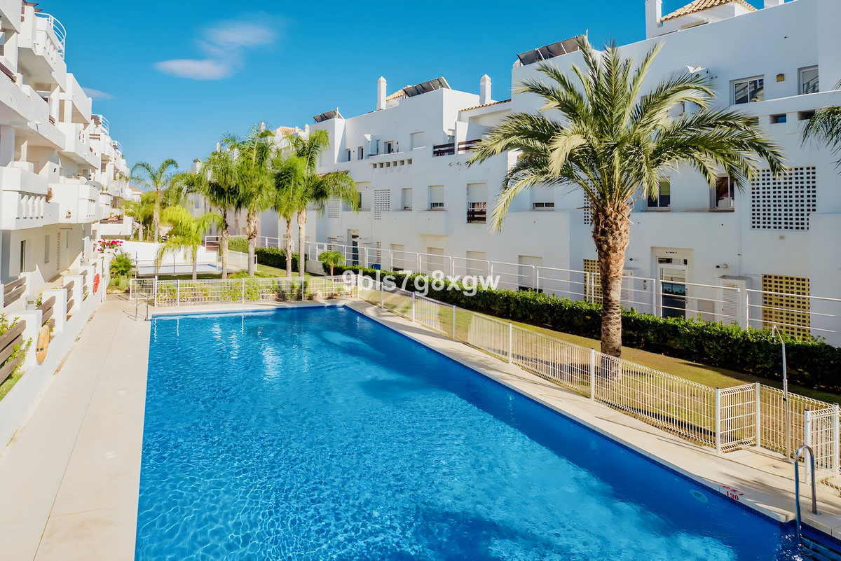 2 Bed Apartment for sale in Estepona Costa Del Sol, Málaga, Spain