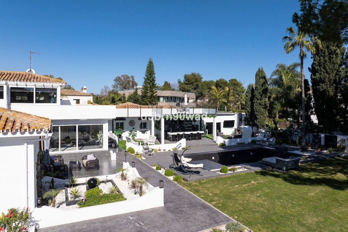 5 Bed Townhouse for sale in Guadalmina Baja Costa Del Sol, Málaga, Spain