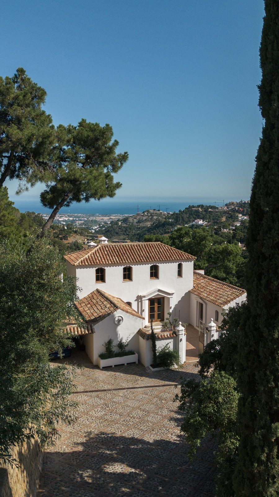 4 Bed Townhouse for sale in El Madroñal Costa Del Sol, Málaga, Spain