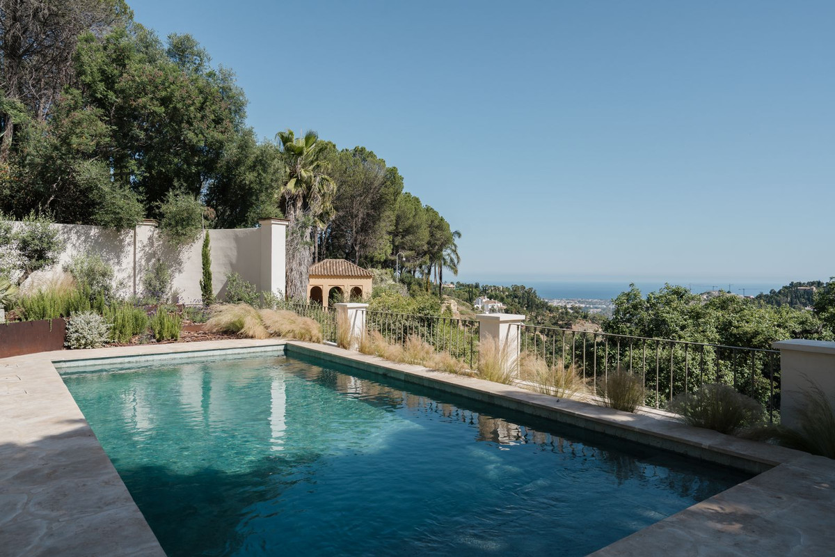 4 Bed Townhouse for sale in El Madroñal Costa Del Sol, Málaga, Spain