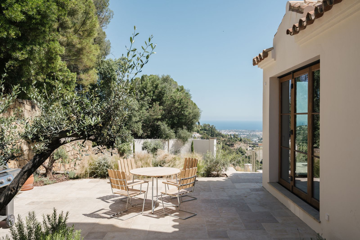 4 Bed Townhouse for sale in El Madroñal Costa Del Sol, Málaga, Spain