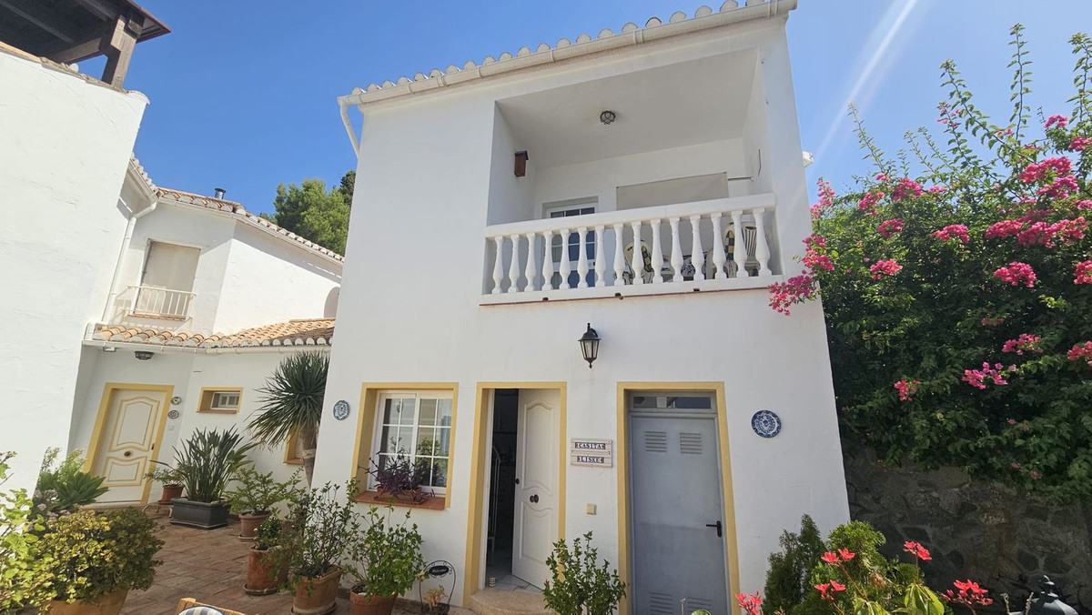 3 Bed Townhouse for sale in Valtocado Costa Del Sol, Málaga, Spain