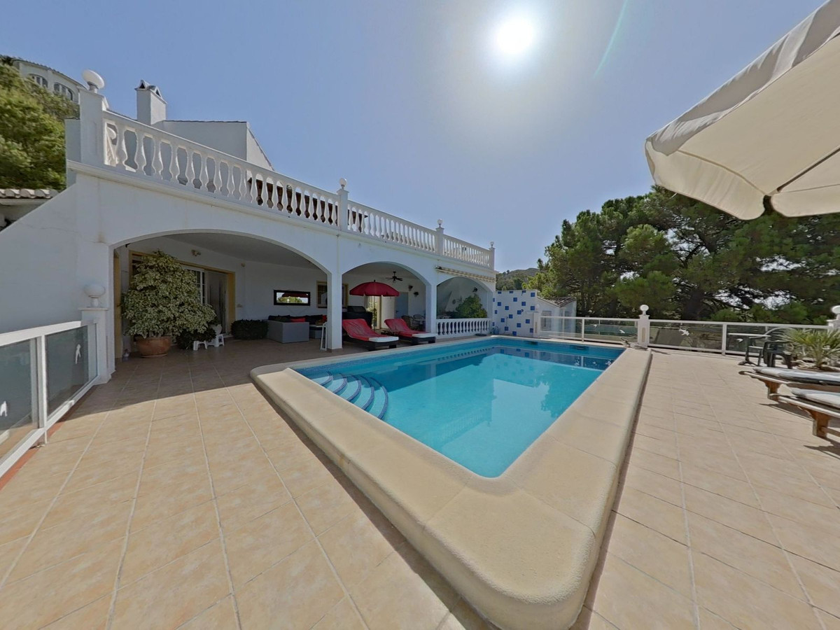 3 Bed Townhouse for sale in Valtocado Costa Del Sol, Málaga, Spain
