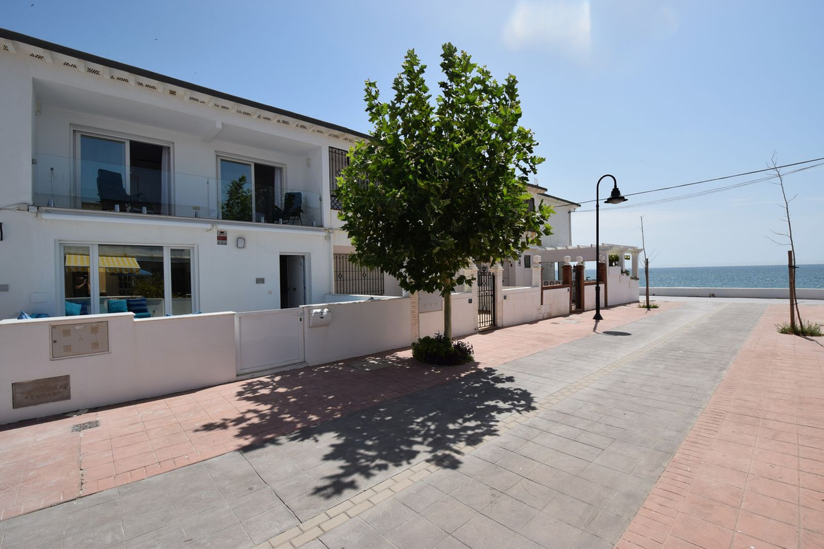 4 Bed Townhouse for sale in La Cala De Mijas Costa Del Sol, Málaga, Spain