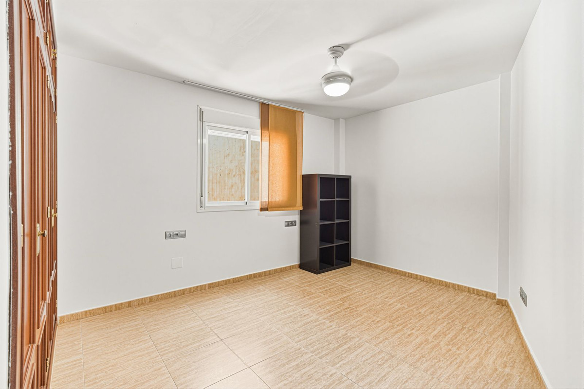 2 Bed Apartment for sale in Las Lagunas Costa Del Sol, Málaga, Spain