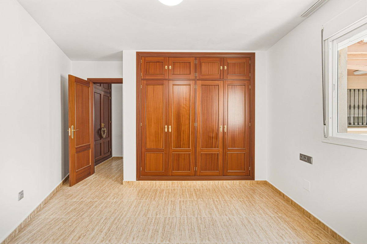 2 Bed Apartment for sale in Las Lagunas Costa Del Sol, Málaga, Spain