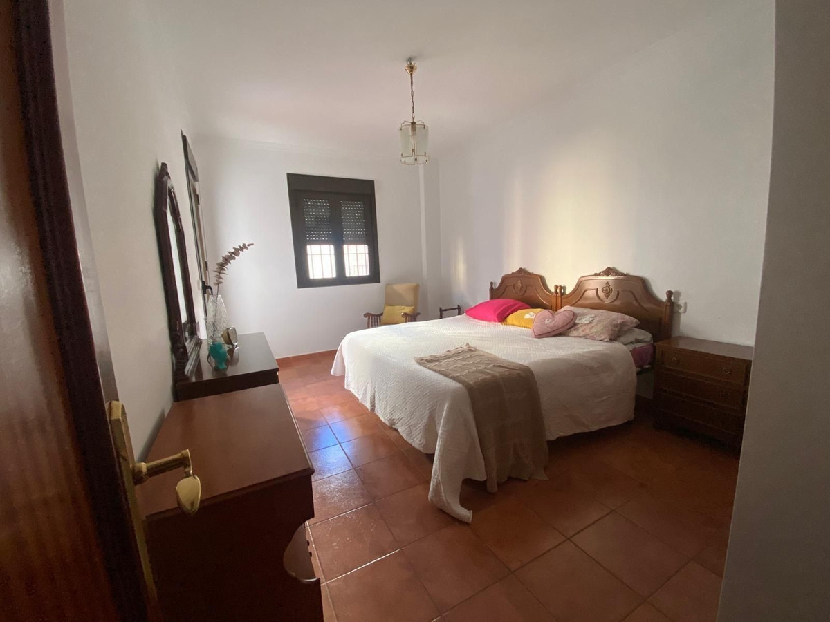 3 Bed Apartment for sale in Ronda Costa Del Sol, Málaga, Spain