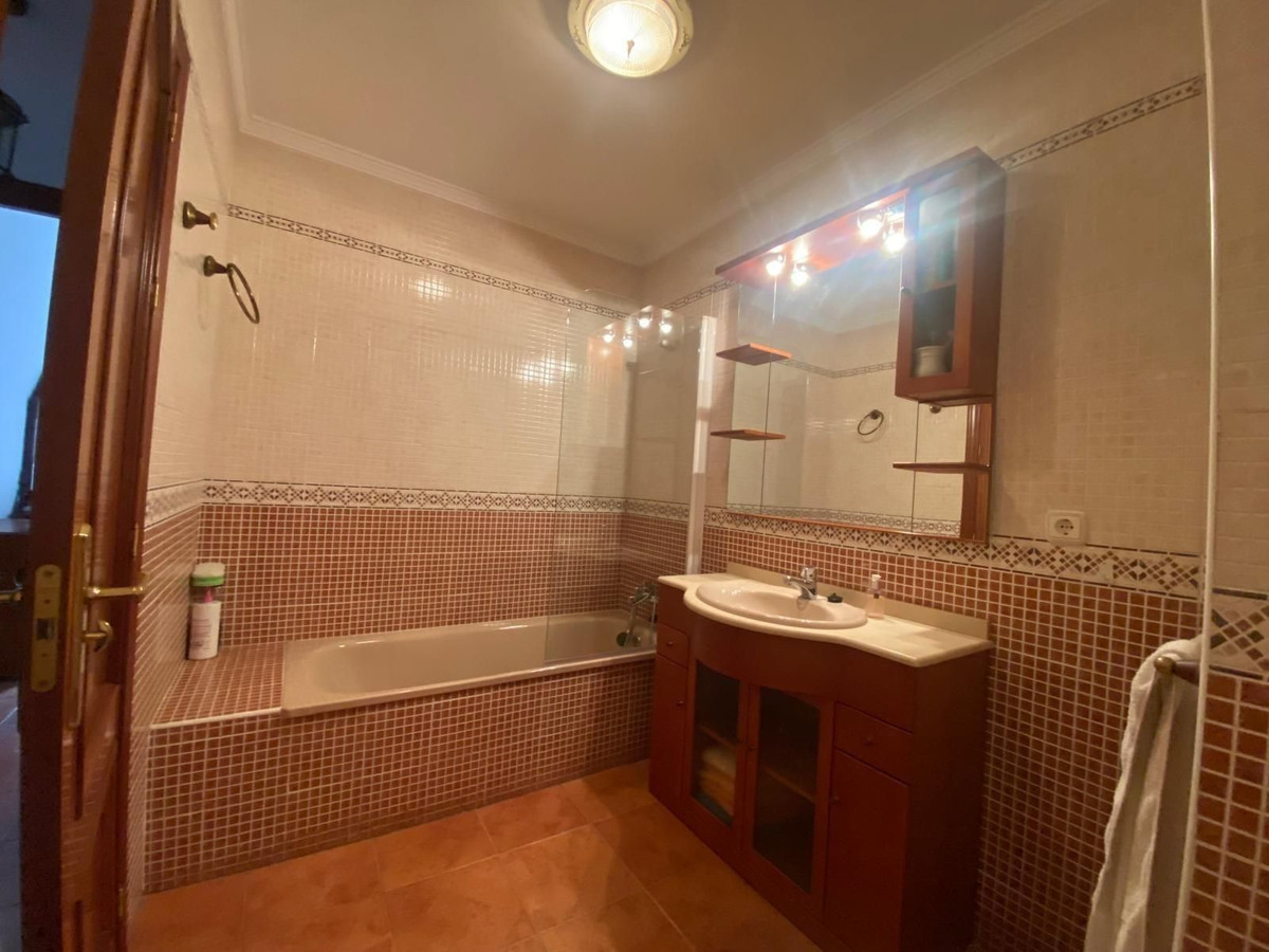 3 Bed Apartment for sale in Ronda Costa Del Sol, Málaga, Spain