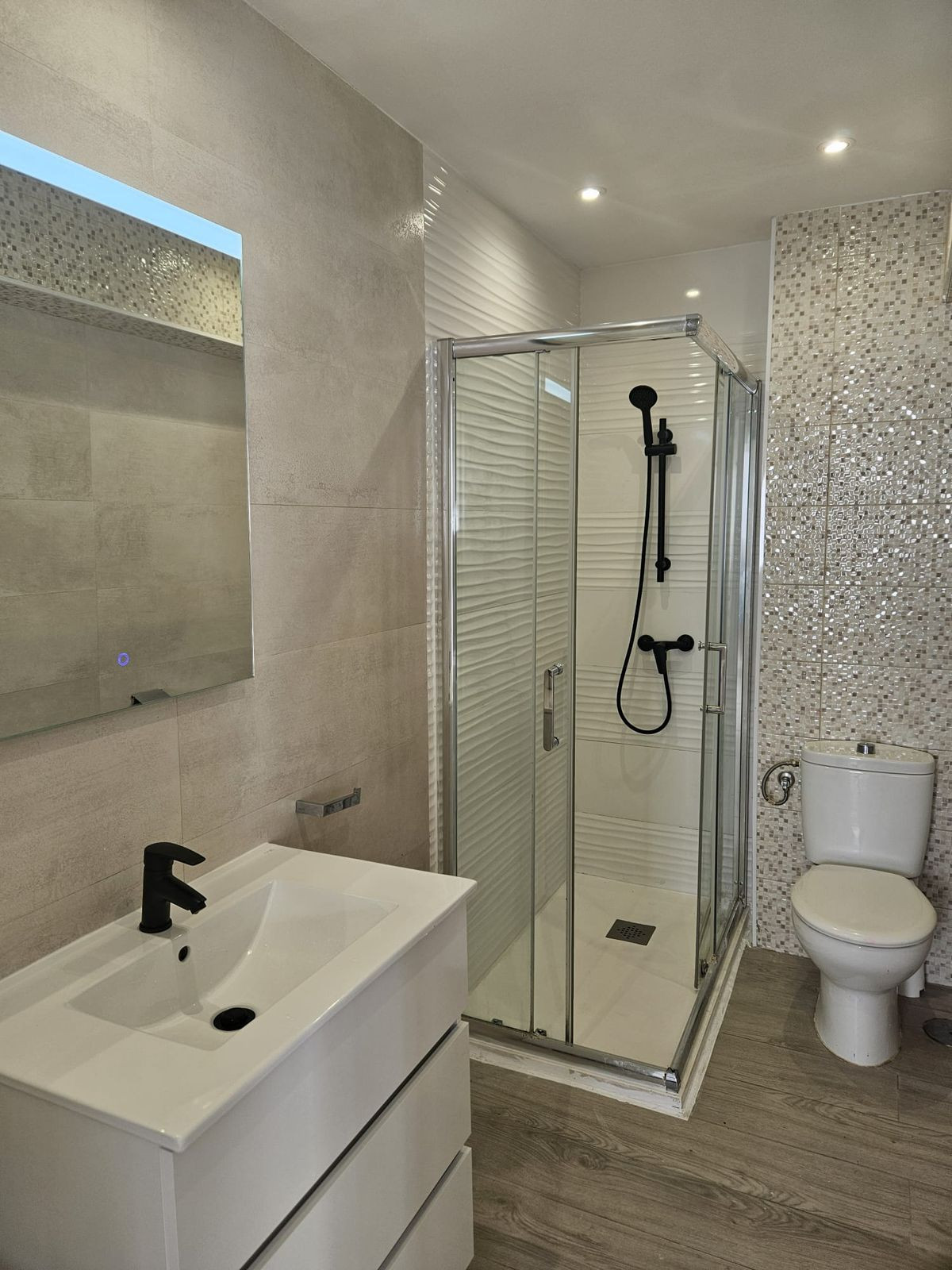 3 Bed Apartment for sale in Estepona Costa Del Sol, Málaga, Spain