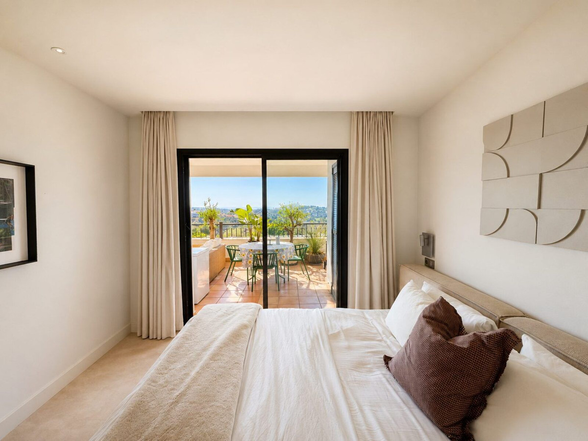 2 Bed Apartment for sale in La Quinta Costa Del Sol, Málaga, Spain
