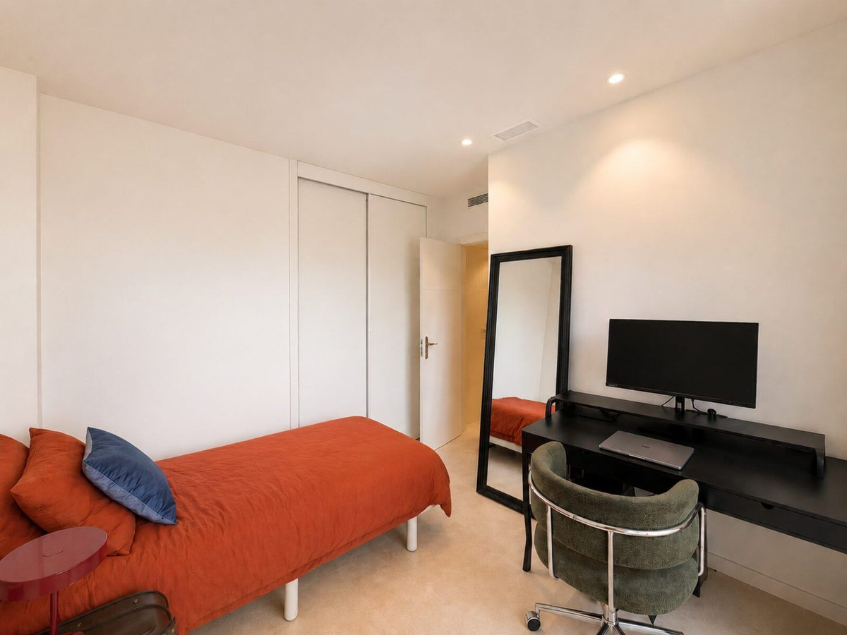 2 Bed Apartment for sale in La Quinta Costa Del Sol, Málaga, Spain