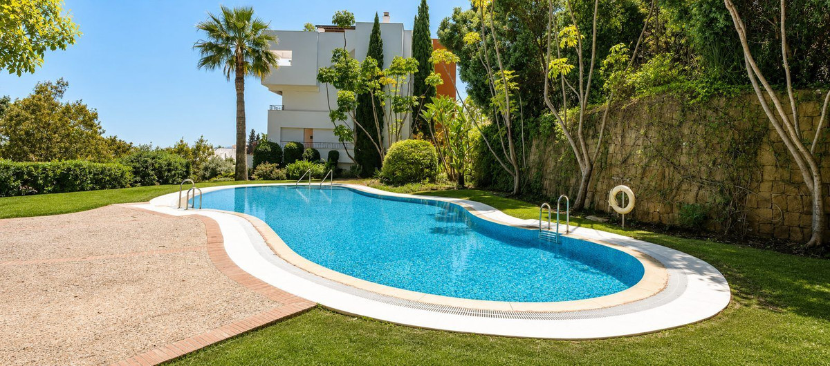 2 Bed Apartment for sale in La Quinta Costa Del Sol, Málaga, Spain